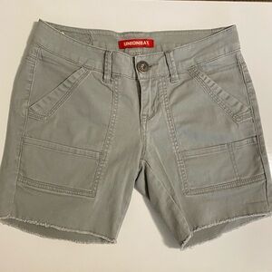 Union Bay Women’s Cargo shorts size 3